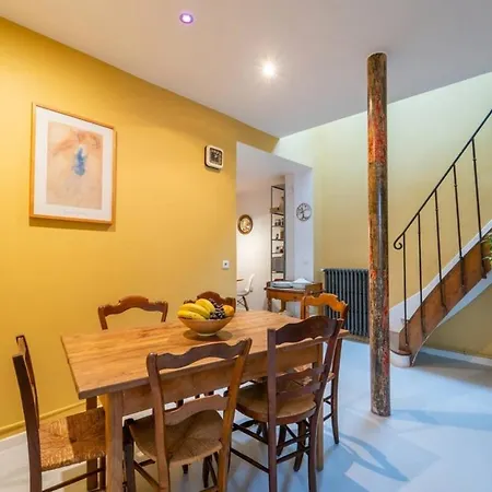 Apartment Atypical & Cozy - Heart Of 11th Arrondissement, Oberkampf *