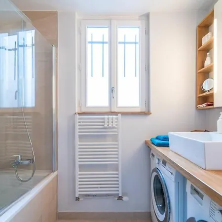 Atypical & Cozy - Heart Of 11th Arrondissement, Oberkampf Apartment Paris